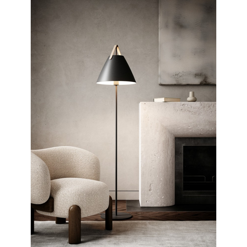 Lampa podłogowa czarna Strap 36 | Design For The People