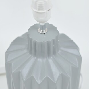 Lampa stołowa Benito szara [OUTLET] - Niezawodny design w promocyjnej cenie!