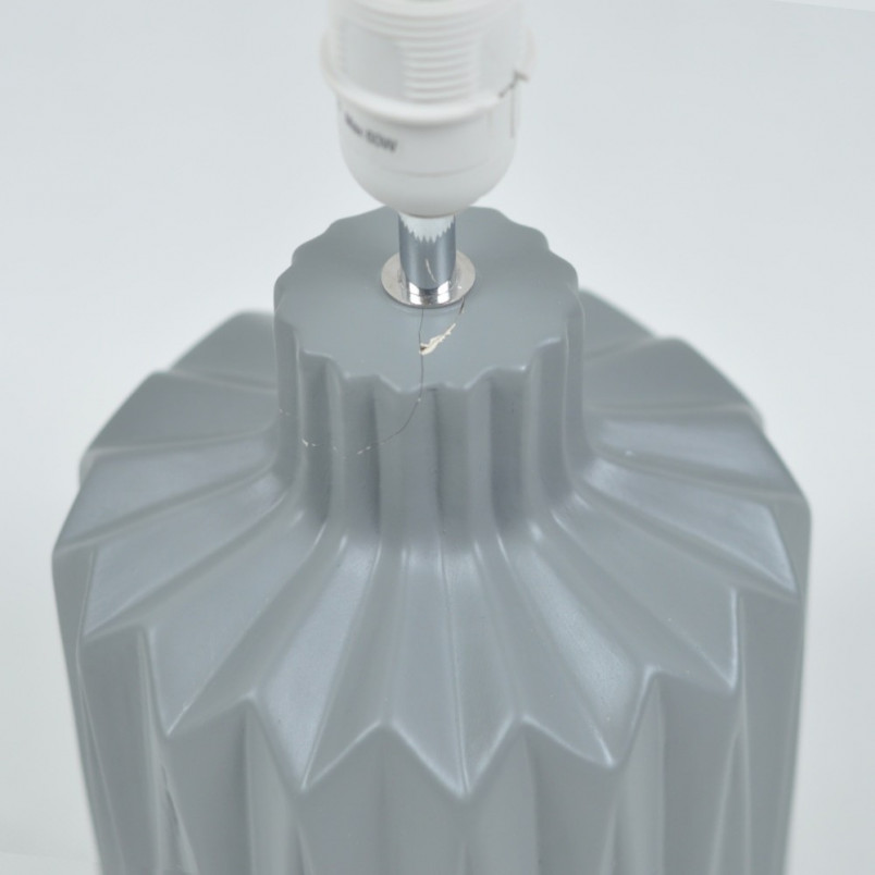 Lampa stołowa Benito szara [OUTLET] - Niezawodny design w promocyjnej cenie!