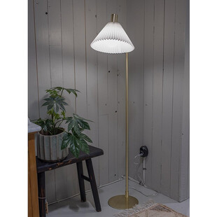 Lampa podłogowa retro Mira | Markslojd - Elegancki design
