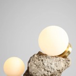 Lampa stołowa szklana Ball | Biało-mosiężna Aldex 20cm