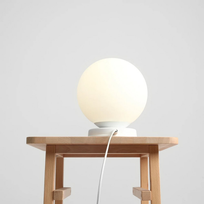 Lampa stołowa szklana Ball White 20 | Aldex - Elegancki design