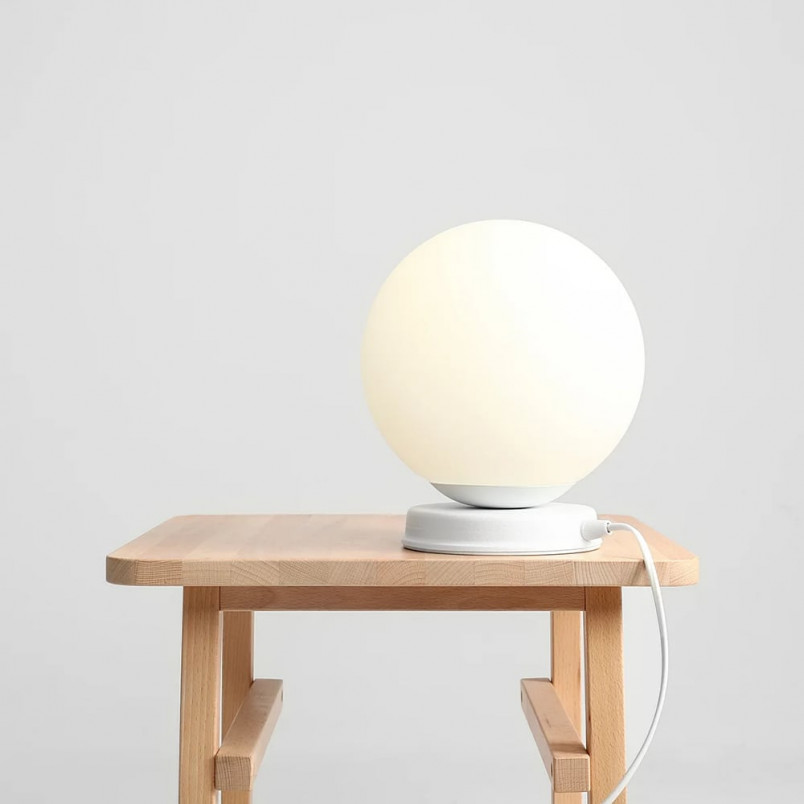 Lampa stołowa szklana Ball White 20 | Aldex - Elegancki design