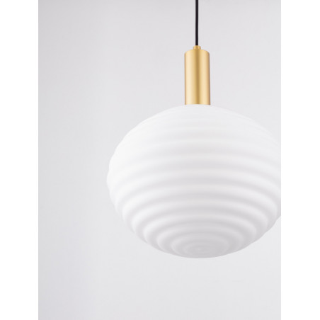 Lampa wisząca Nella: Szklana kula, złoty detal | Decolab24
