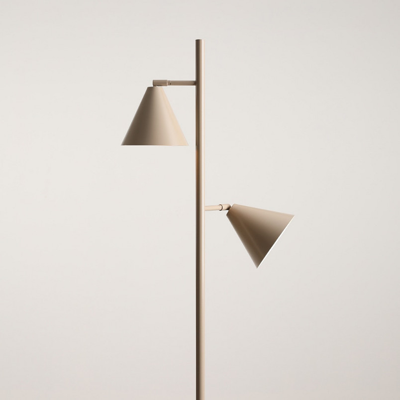 Lampa podłogowa Form beżowa Aldex | Retro i funkcjonalna