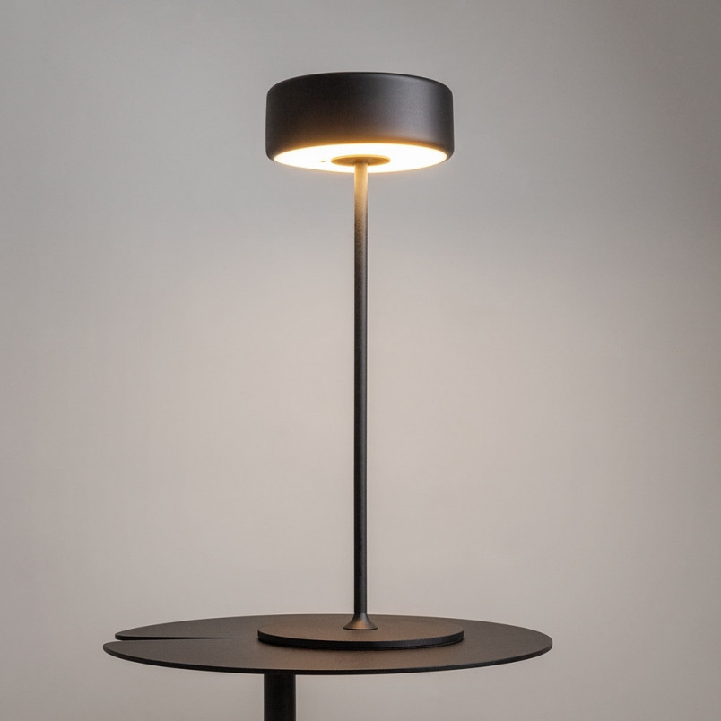 Lampa stołowa LED Maytoni: Nowoczesny design, USB, ściemniacz