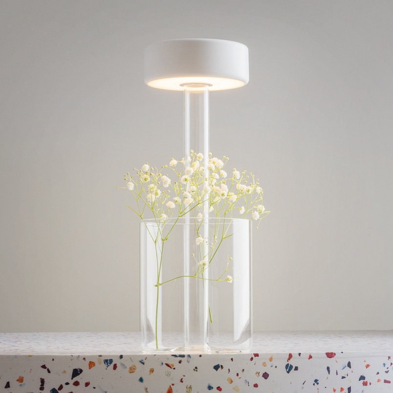 Lampa stołowa Maytoni AI Collaboration - Nowoczesny design z USB