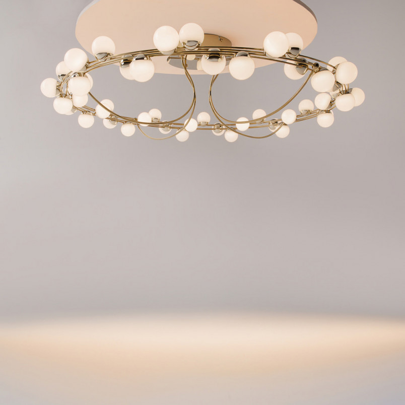 Plafon Tessara LED Maytoni: Szklane kule, biało-złoty | Glamour