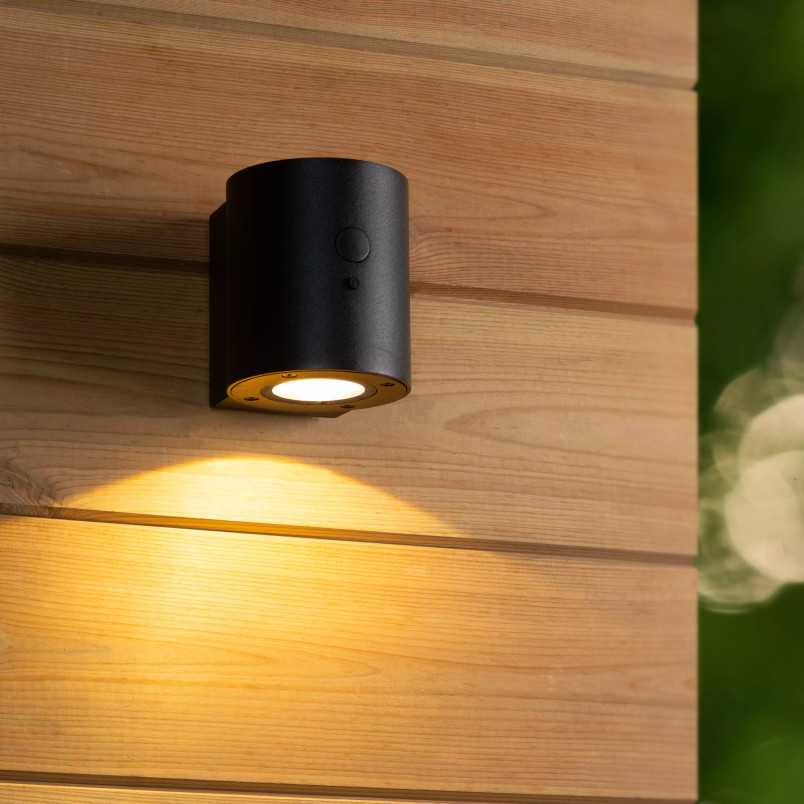 Kinkiet solarny Perth LED czarny - Lucide | Ogród w stylu