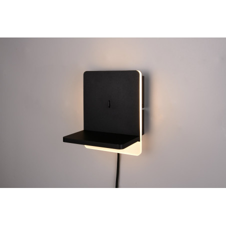 Kinkiet Fairfield LED Trio: Nowoczesny design z USB i ładowaniem