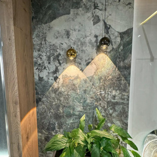 Lampa wisząca Yaskr Aurenia LED | Czarna, Kula, Nowoczesna