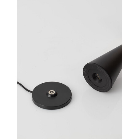 Lampa zewnętrzna LED Girip - Elegancki design, regulacja barwy