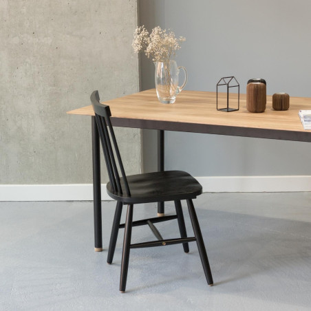 Krzesło drewniane Actona Riano - Elegancki design w czarnym kolorze