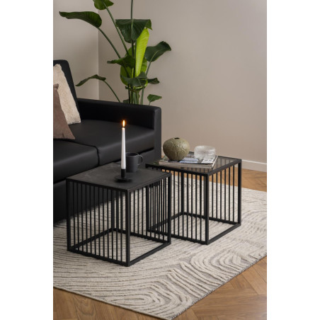 Stolik loft Actona Strington 40x40 czarny marmur - Stylowy i funkcjonalny