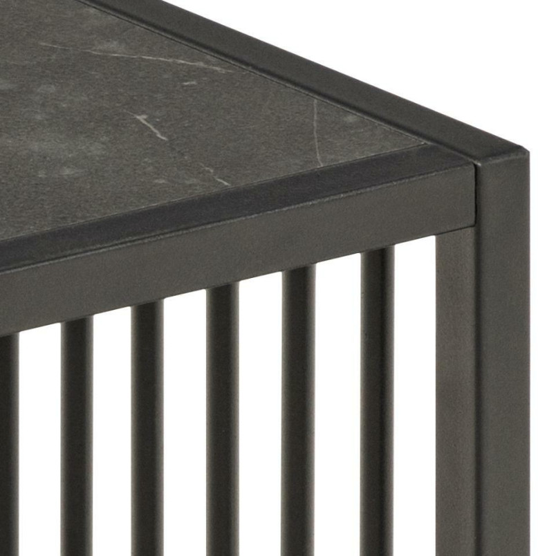 Stolik loft Actona Strington 40x40 czarny marmur - Stylowy i funkcjonalny