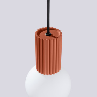Lampa wisząca HALO Sollux - Ryflowana kula, biały/czerwony