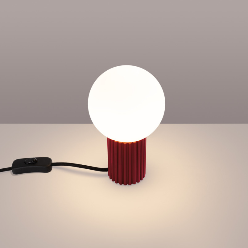 Lampa stołowa Halo Sollux - Ryflowana, szklana kula | Kup teraz!