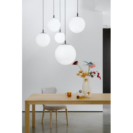 Lampa wisząca kula Kaspa | Szklana, biało-tytanowa, 40cm