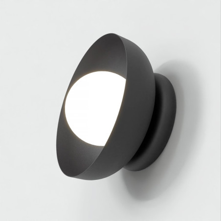 Kinkiet Ozzy Emibig: Szklana kula, nowoczesny design