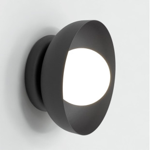 Kinkiet Ozzy Emibig: Szklana kula, nowoczesny design