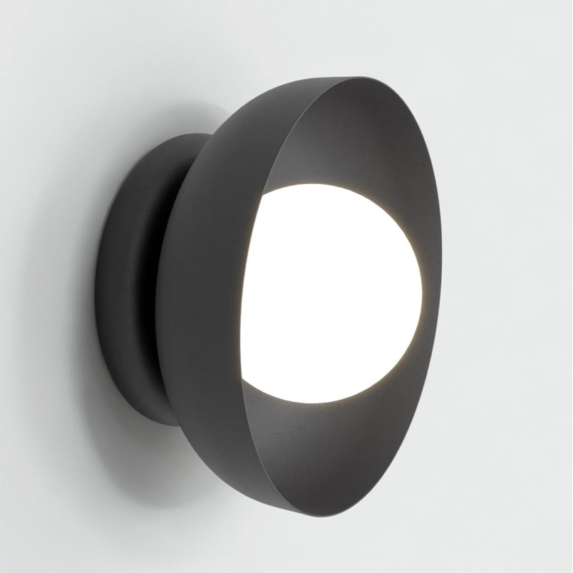 Kinkiet Ozzy Emibig: Szklana kula, nowoczesny design