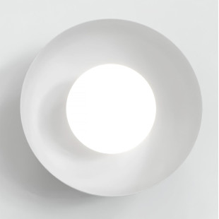 Kinkiet Ozzy Emibig: Szklana kula, nowoczesny design