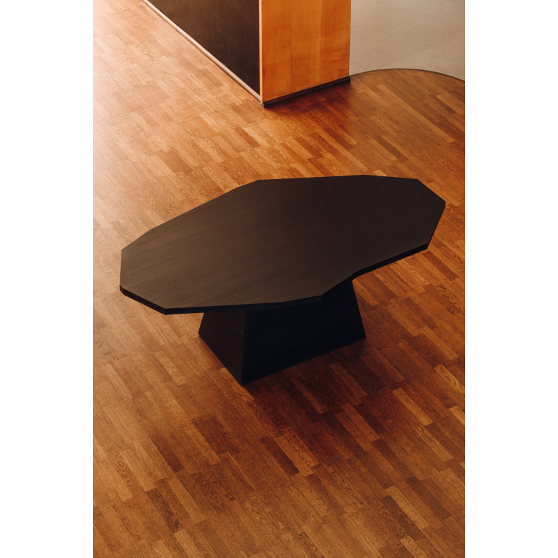 Stół dębowy nieregularny na jednej nodze Object110 160x90cm czarny NG Design
