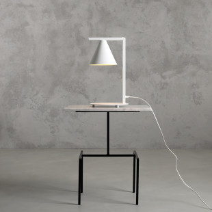 Lampa biurkowa stożek Form biała Aldex | Minimalizm i jakość