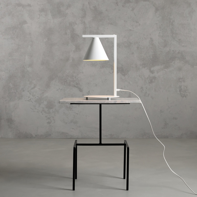 Lampa biurkowa stożek Form biała Aldex | Minimalizm i jakość