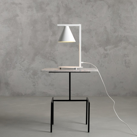Lampa biurkowa stożek Form biała Aldex | Minimalizm i jakość