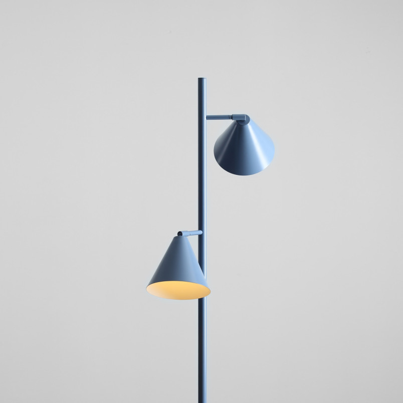 Lampa podłogowa 2-punktowa Form niebieska | Aldex - Retro Design