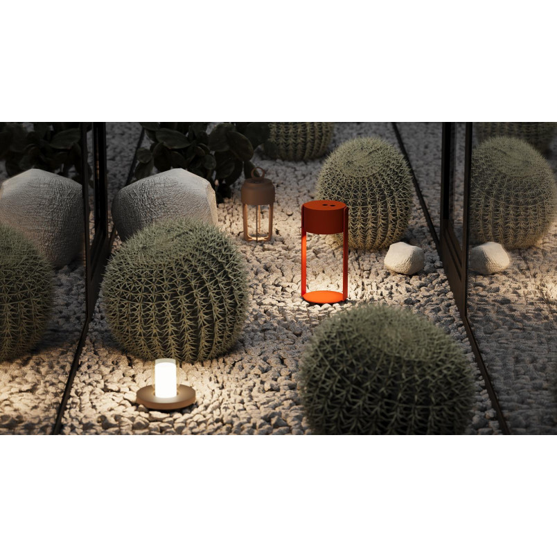 Outdoor portable battery-powered lamp Vetra Beige Maytoni