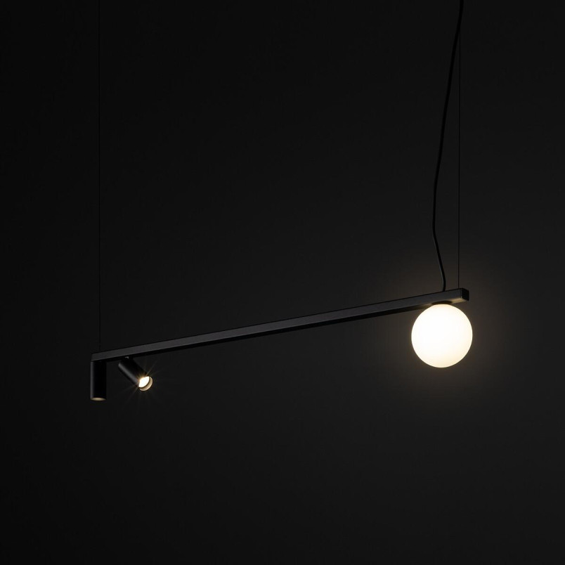 Lampa wisząca z 2 reflektorami i szklaną kulą Fourty III 107cm biały / czarny Nowodvorski