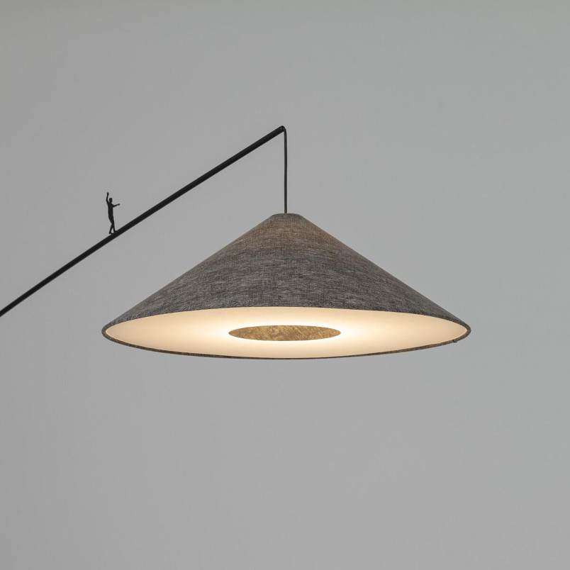 Lampa podłogowa z abażurem na wysięgniku Poise A szara Nowodvorski