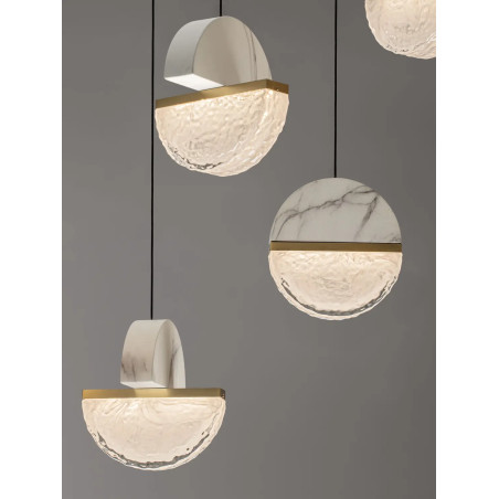 Lampa wisząca marmurowo-szklana Pianetti 105cm LED 3000K biały marmur / złoty mosiądz / przeźroczysty
