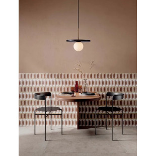 Lampa wisząca marmurowa z płaskim kloszem i szklaną kulą Borgo 30cm opal / czarny