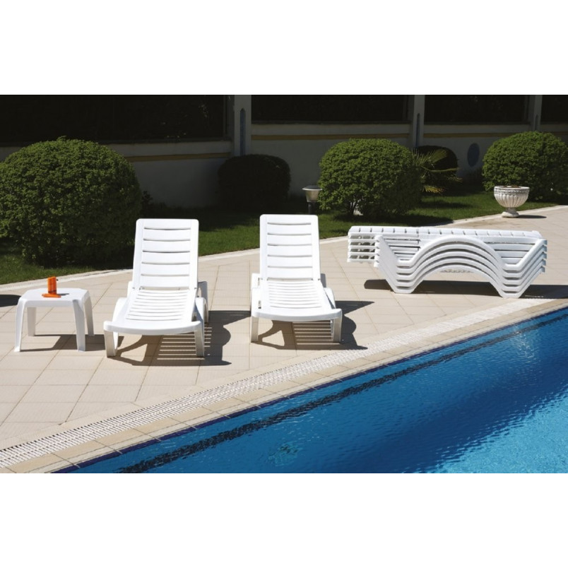 Leżak ogrodowy Siesta Aqua biały - Komfort i styl w Twoim ogrodzie