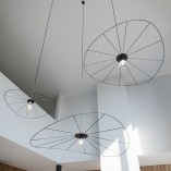 Lampa wisząca Eskola czarna | Thoro - Design i jakość