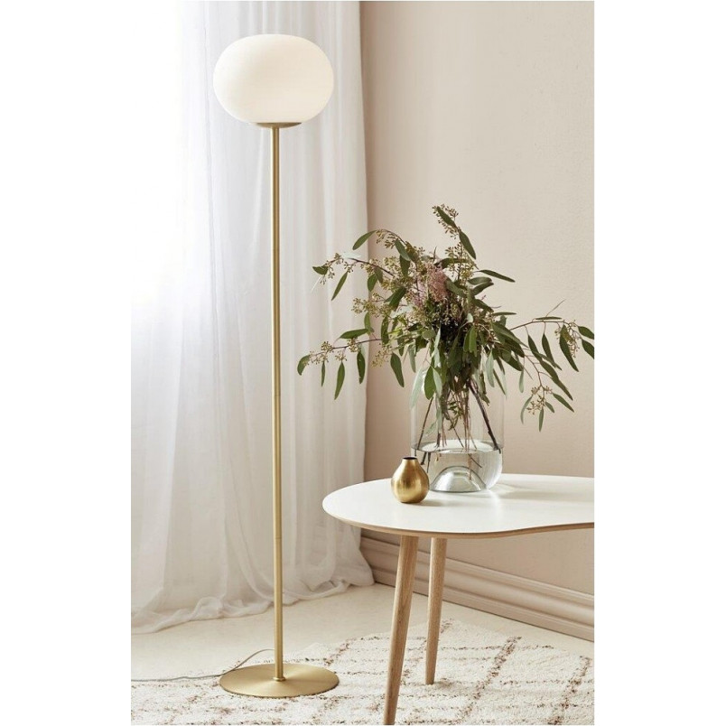 Lampa podłogowa Alton - szklana kula biała / mosiądz | Nordlux