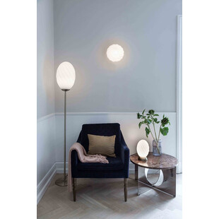 Lampa podłogowa szklana Twist Oval opal/mosiądz HaloDesign