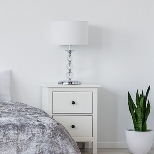 Lampa stołowa glamour Rea biała | ZumaLine - Eleganckie oświetlenie