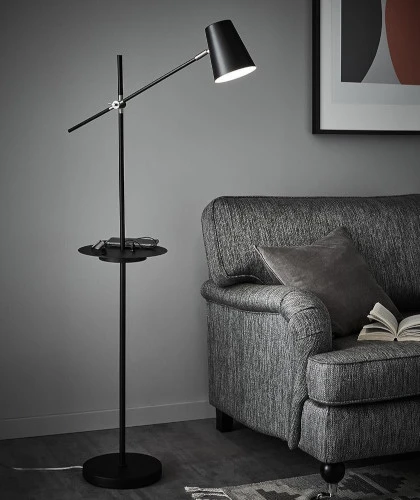 Regulowana lampa podłogowa ze stolikiem i USB do salonu Linear Markslojd