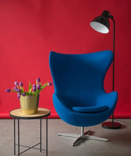 Stylowy, niebieski fotel obrotowy Jajo insp. Egg Chair